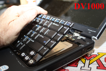 HP DV1000 - Removing the keyboard.