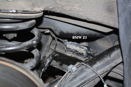 BMW Z3: Rear Speed and Brake Pad Sensor Connectors Junction Box