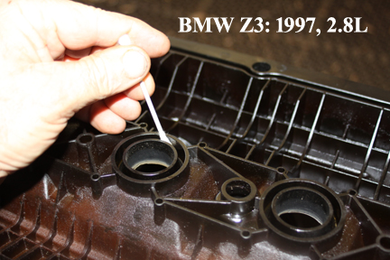 BMW Z3: Shows Cleaning Gasket Grooves in Valve Cover.